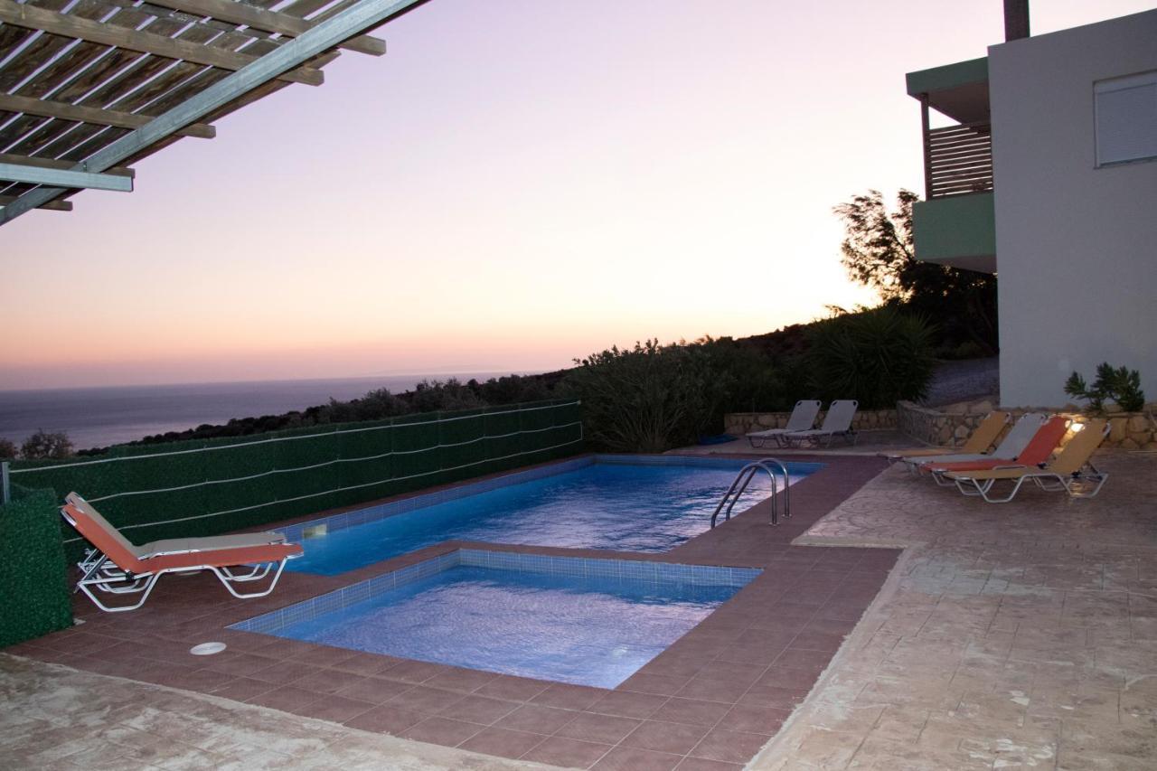 Paterakis * Triopetra
